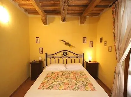 Hotel Il Nespolo Lari