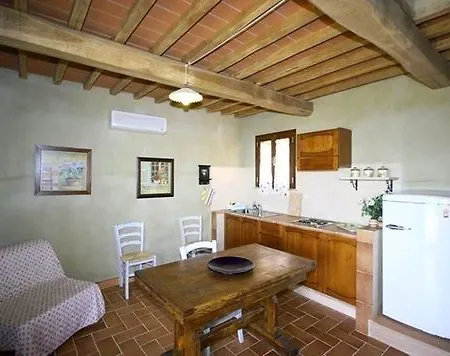 Hotel Il Nespolo Lari