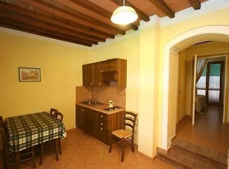 Il Nespolo Lari