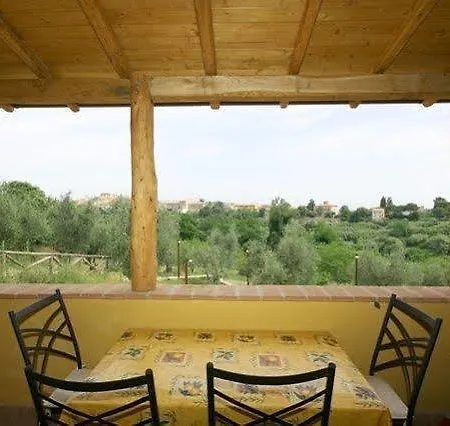 Il Nespolo * Lari