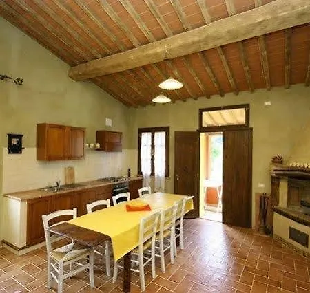 Hotel Il Nespolo Lari